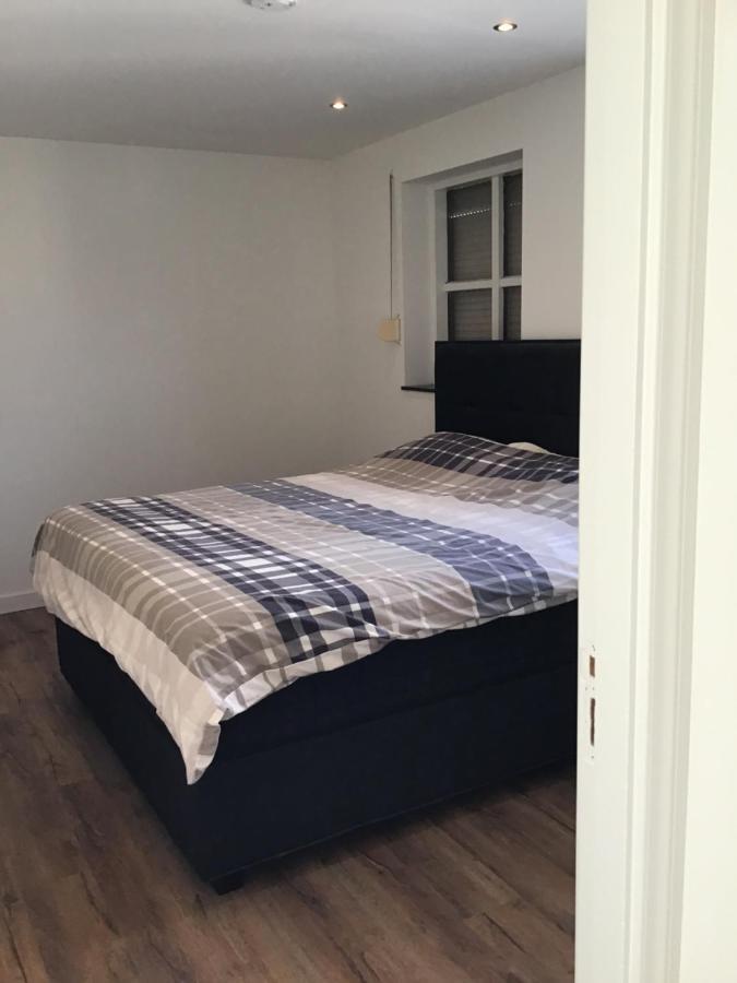 Chic Appartement In Sas Van Gent Exterior foto